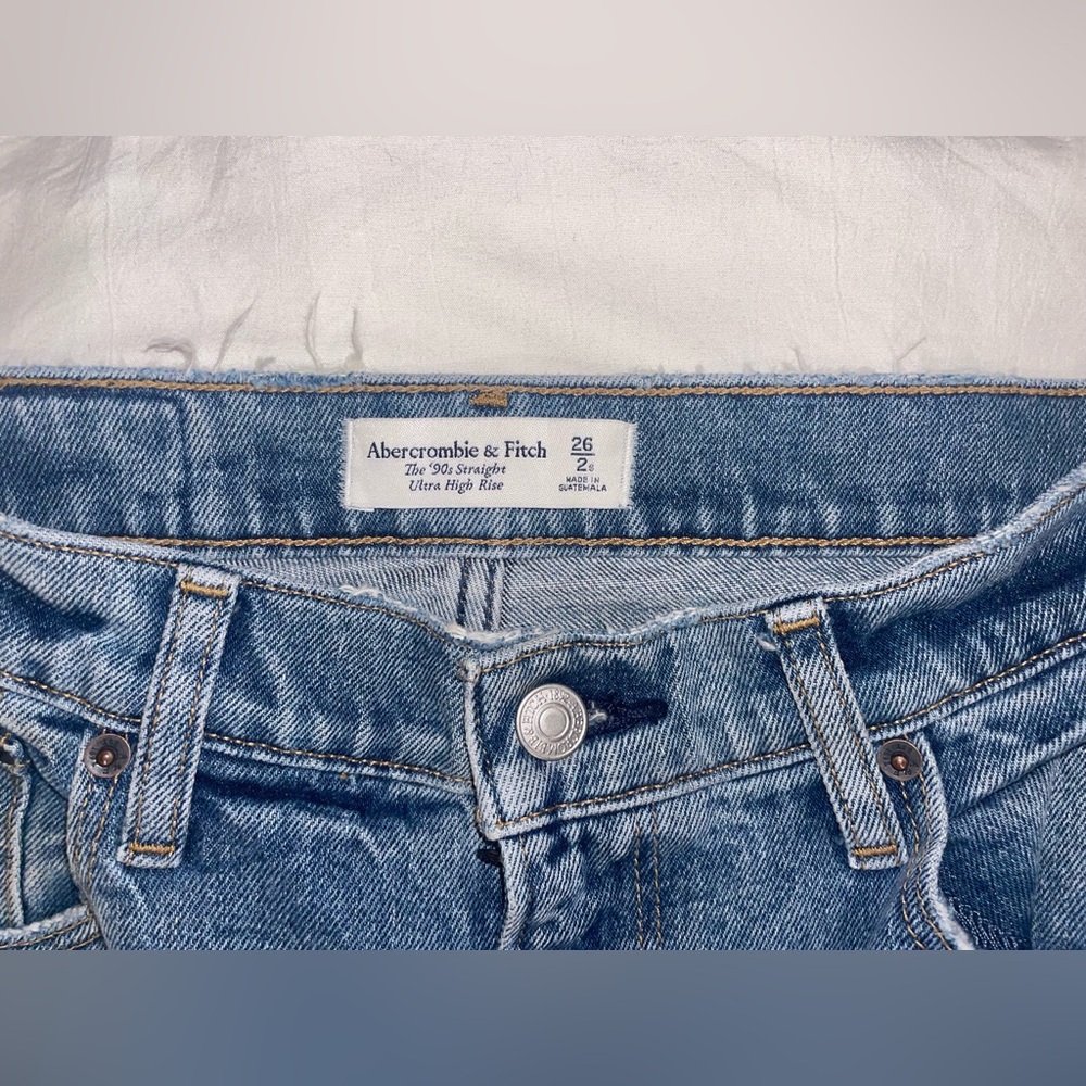 Abercrombie & Fitch 90s Ultra High Rise Straight Jeans Medium 26S (2S)